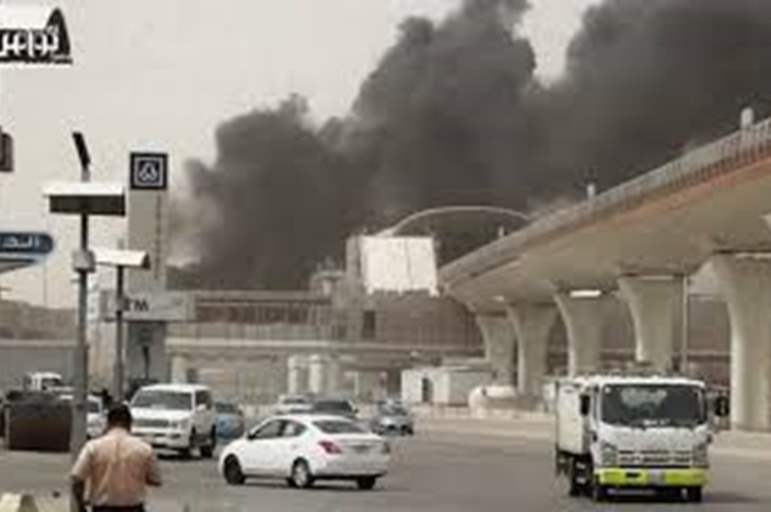 حريق مرعب وسط العاصمة السعودية الرياض.. ومصادر تكشف التفاصيل المؤكدة.. (شاهد الفيديو)
