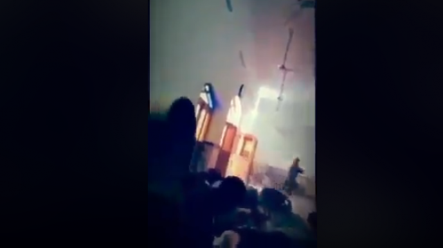 فيديو جديد عُثر عليه بهاتف أحد شهداء نيوزيلندا يظهر لحظة فتح الإرهابي المسيحي النار على جموع المصلين (شاهد)