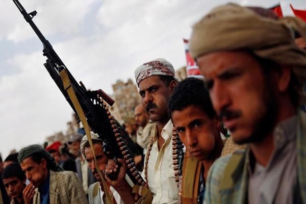  في ثاني أكبر محافظة مغلقة في اليمن : أنصار صالح يجبرون الحوثيين الصلاة على روحه