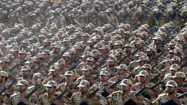 الجيش الإيراني يعلن إطلاق صواريخ من غواصات بحرية في الخليج العربي” لاستعادة المناطق المحتلة من العدو”