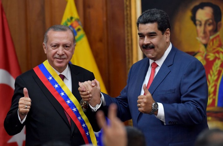 أردوغان يفاجئ الرئيس الفنزويلي اليوم عبر الهاتف: ”أخي مادورو.. انهض، نحن بجانبك”..! (شاهد)