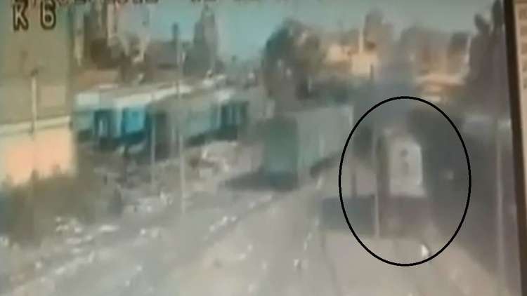 شاهد.. فيديو المشاجرة بين السائقين المتسببة في الحادث الكارثي داخل محطة مصر