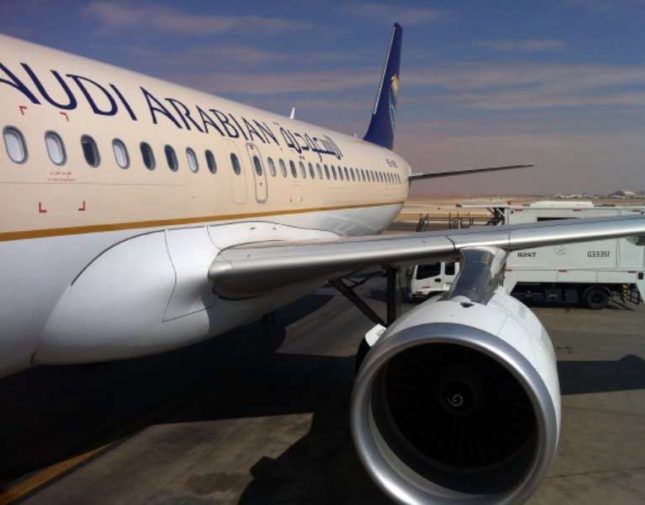 عاصمة اذهب للتسوق ساحرة  اصطدام طائرة سعودية بـ”ونش” في مطار القاهرة أثناء إقلاع الرحلة إلى الرياض  (تفاصيل طارئة)