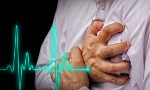 متى تكون نغزات الصدر دليلاً على مشاكل القلب؟ .. بالفيديو : طبيب يوضح