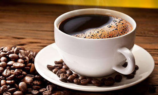 ماذا يحدث في جسمك عند تناول القهوة بعد الإفطار مباشرة؟