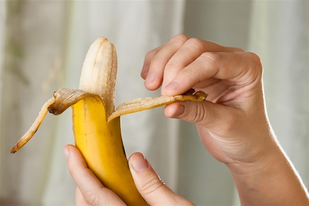 لن تصدق ماذا يحدث لجسمك عند تناول الموز على الريق يومياً ستندهش من النتيجة!