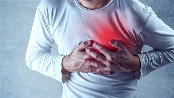اعرف الفرق بين أعراض الأزمة القلبية عند النساء والرجال