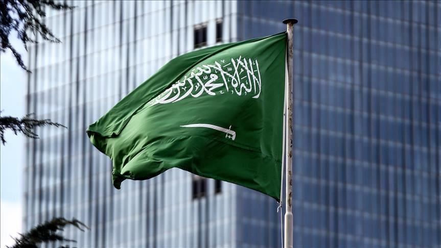 السعودية تعلن القبض على مواطن ووافدين من هذه الجنسية العربية .. وما عثروا عليه معهم كان صادما للغاية!