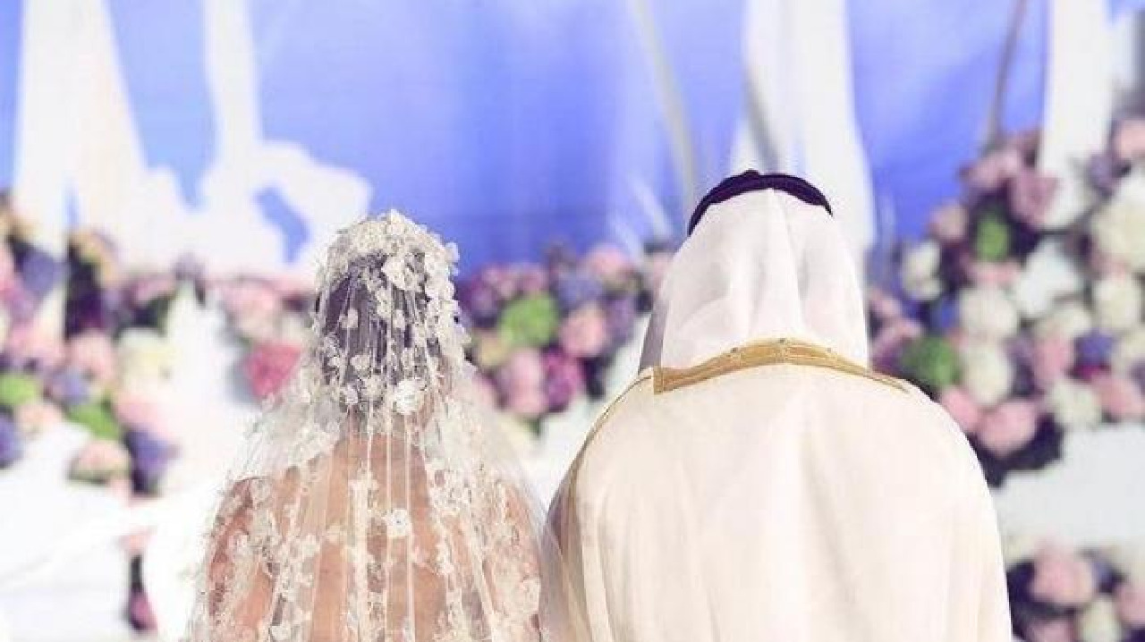 ماذا يحدث للرجل المتزوج بعد سن الأربعين؟؟.. مستشارة سعودية تفجر المفاجأة وتنبه النساء