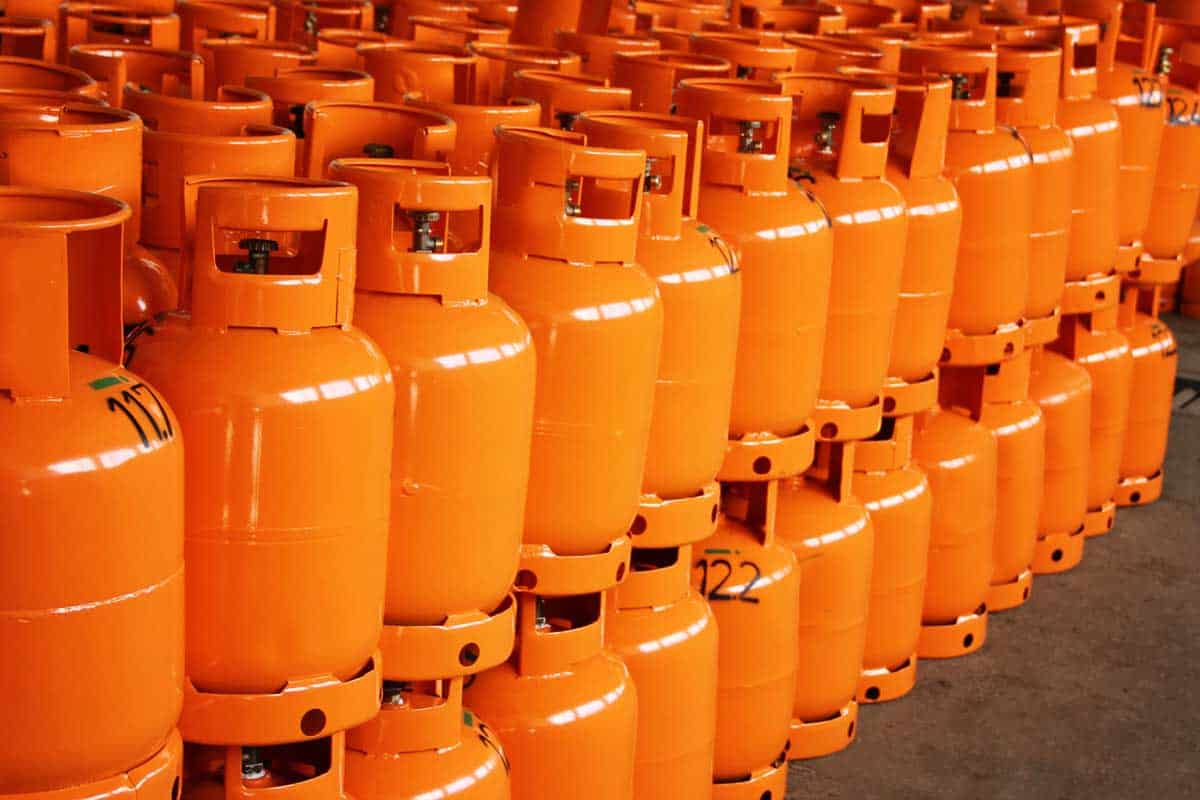 وزارة الشؤون البلدية والقروية السعودية تعلن عن قرار مفاجئ بشأن بيع اسطوانات الغاز للمواطنين