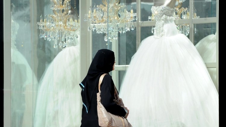 السعوديات يفضلن الزواج من هذه الجنسيتين ..لماذا؟!