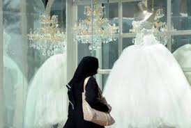 حادثة صادمة لعروس سعودية تسببت حماتها"والدة العريس" بحرمانها من فرحتها بعدما أهانتها بهذه الألفاظ