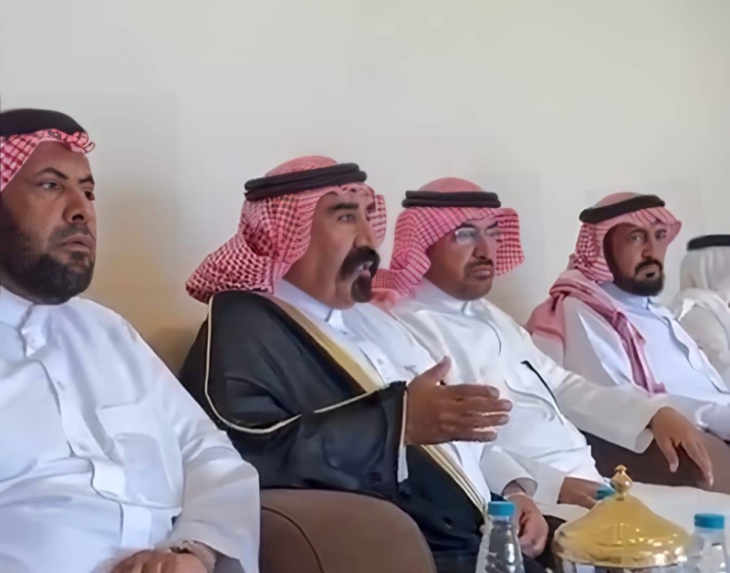 بالفيديو:ردة فعل مواطن سعودي عزم ضيوف وأثناء العشاء تفاجأأن عامله دهس ابنه الصغير وتوفى