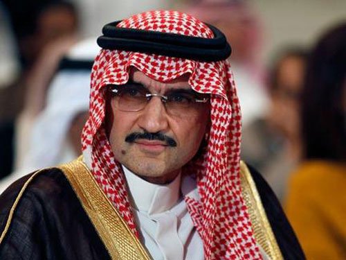 المليارديرالسعودي الوليد بن طلال يتلقى صدمةكبيرة بعدأن قدم هديةثمينةلعامل يمني لكنه رفضها لهذا السبب الصادم