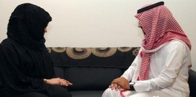 مستشار أسري سعودي يكشف عن تصرف غريب من الزوجة يجعلها لن تشعر بالراحة والسعادة!